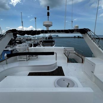 La Mer yacht exterior 3