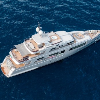 Dragoluna yacht exterior 5