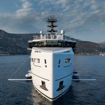 Wingman yacht exterior 2