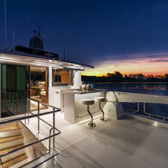 Horizon V77s / 13 yacht exterior 3