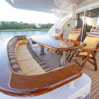 Gallopin yacht exterior 4