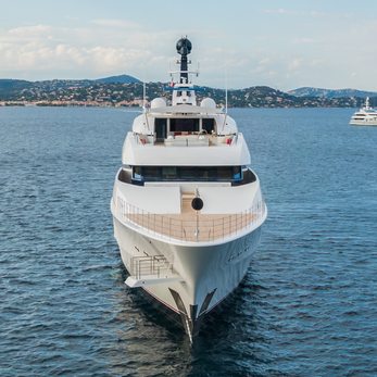 Anshin yacht exterior 2