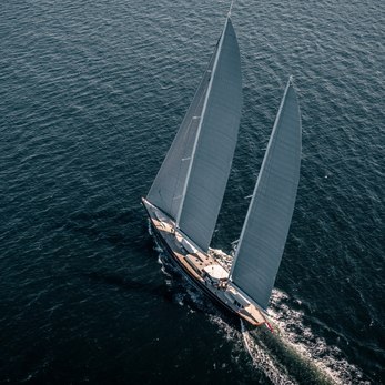 Aquarius yacht exterior 4
