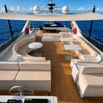 Alpheratz yacht exterior 3