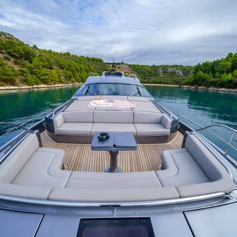 Mavis yacht exterior 5