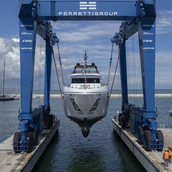 Queen J III yacht exterior 3