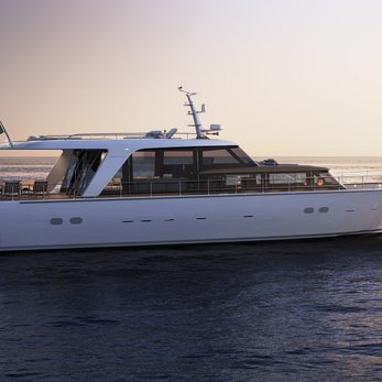 SHE / 01 yacht exterior 3