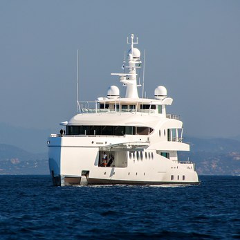 Madame Kate yacht exterior 4