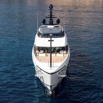 Alchemist yacht exterior 2