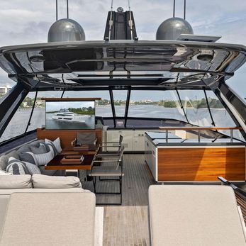 Pinch Me yacht exterior 3