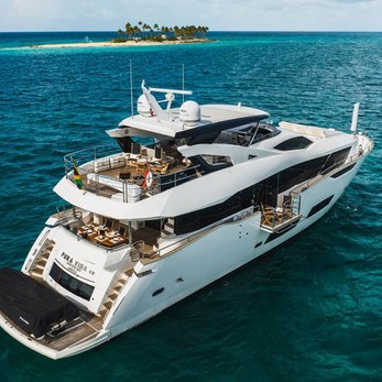 Pura Vida yacht exterior 5