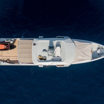 Atom yacht exterior 4