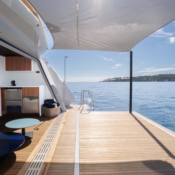 Ray yacht exterior 4