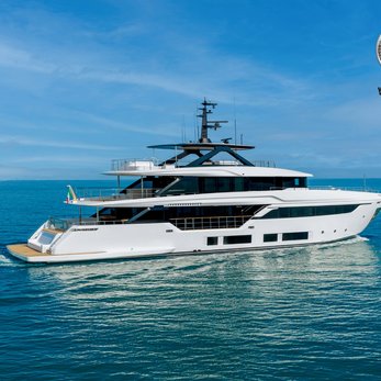 Goal yacht exterior 2