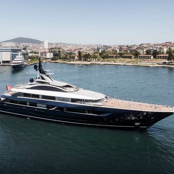 N2H yacht exterior 2