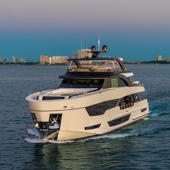 Möbius yacht exterior 5
