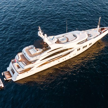 La Blanca yacht exterior 3