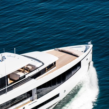 Graycliffs yacht exterior 2