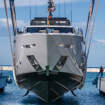 MM yacht exterior 3