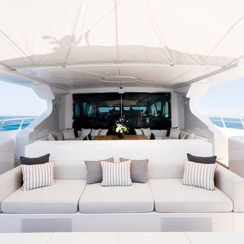 Beachouse yacht exterior 3