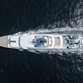 Draak yacht exterior 4