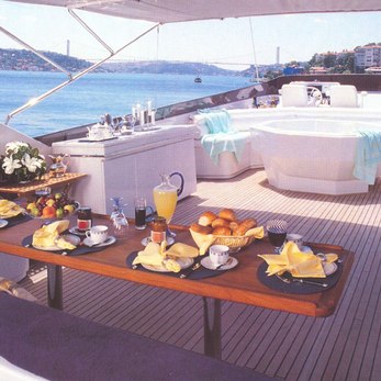 Blues yacht interior 3