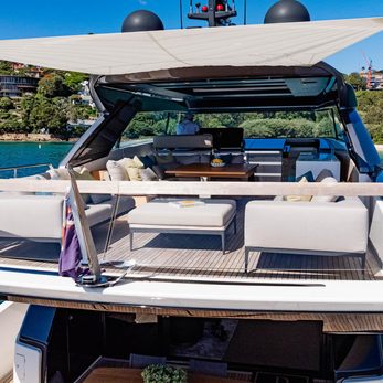 Donnachaidh yacht exterior 3
