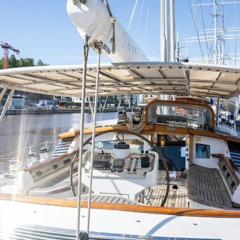 Anya yacht exterior 4