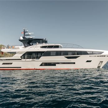 Papillon yacht exterior 3