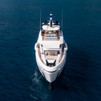 Attitude yacht exterior 2