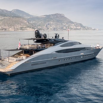 Five yacht exterior 5