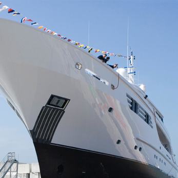 Oasis yacht exterior 4