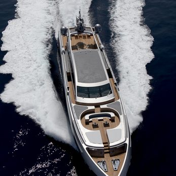 Bon Vivant yacht exterior 2