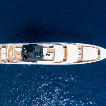 Cloud 9 yacht exterior 3