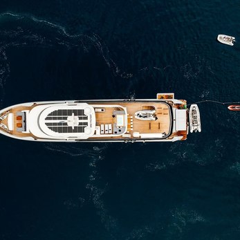 Heeus yacht exterior 5