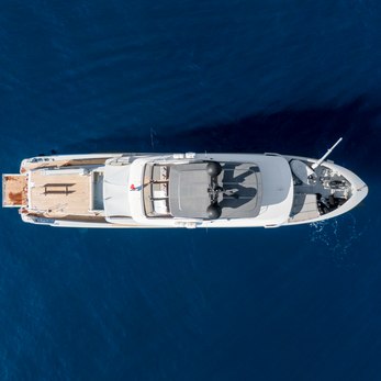 X yacht exterior 3