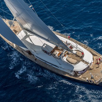 Bayesian yacht exterior 5