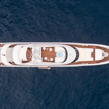 Daisy D yacht exterior 4