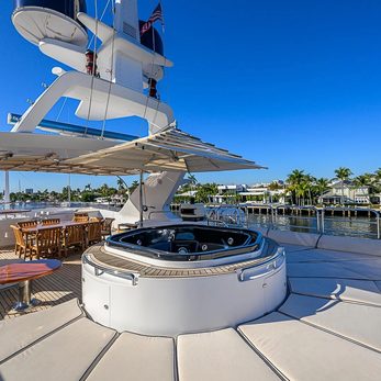 Seascape V yacht exterior 2