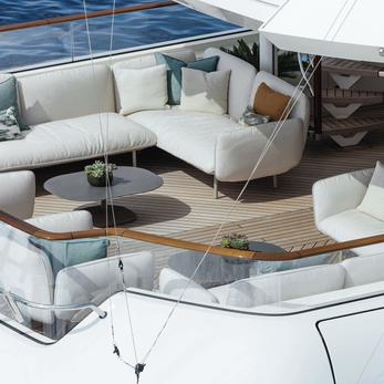 Special One yacht interior 4