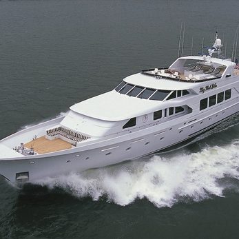 La Sirena yacht exterior 2