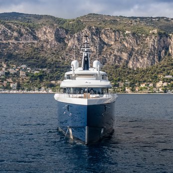 Zazou yacht exterior 3