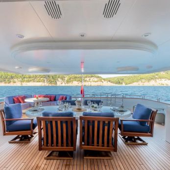Lady Lucy yacht interior 2