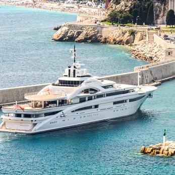 Maryah yacht exterior 3