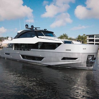 Miss Liza yacht exterior 2