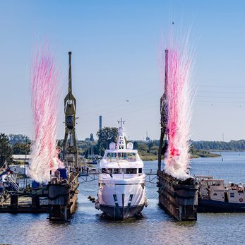 Miss Leen yacht exterior 3