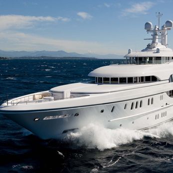 Gipta yacht exterior 2