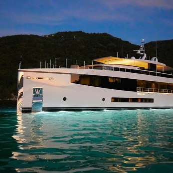 CID yacht exterior 3