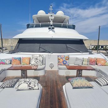 Jabs yacht exterior 2