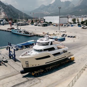 Andromeda yacht exterior 2
